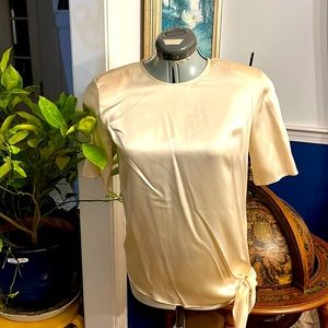 Vintage Women’s Jones New York 4Petite Cream Silk S/S blouse.Side tie.